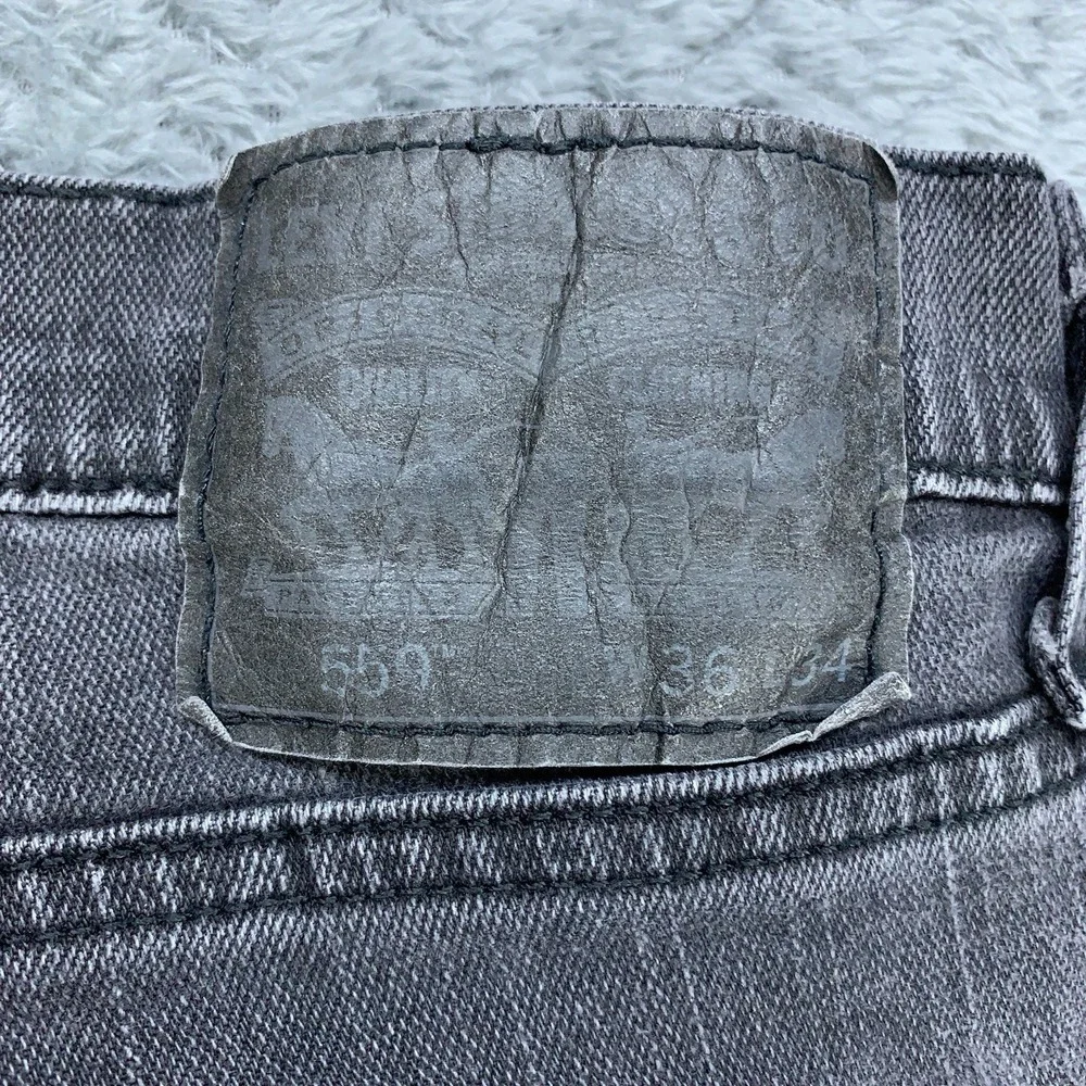 Levis Jeans Men's 36x34 (Fits 35x32) Black 559 Relaxed Straight Stretch Faded